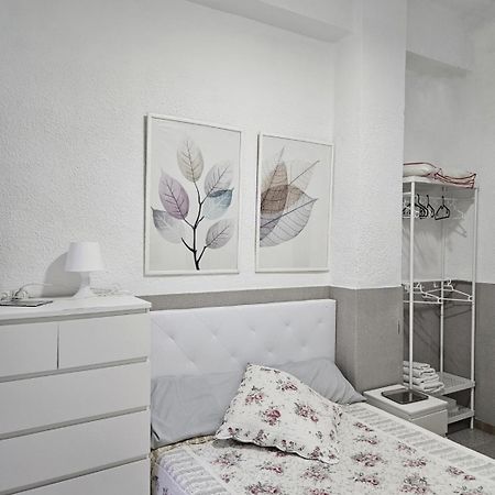 Habitacion En Casa De Familia "Valenciabonita" Eksteriør billede